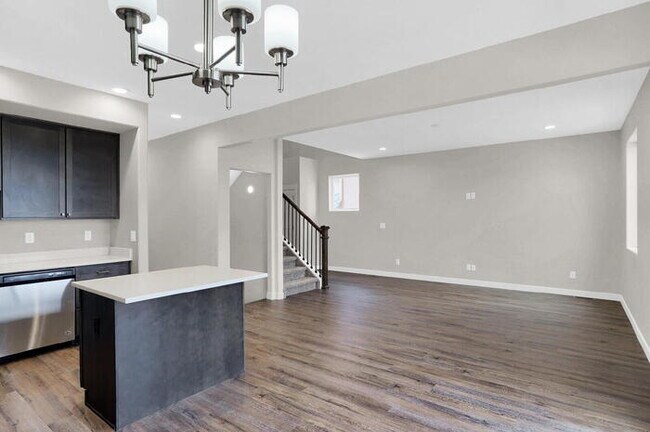 Building Photo - Spacious 3-Bedroom Home with Mountain Views and Open Layout in Central Colorado Springs
