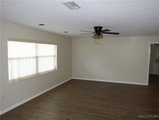 Building Photo - 281 E Falconry Ct