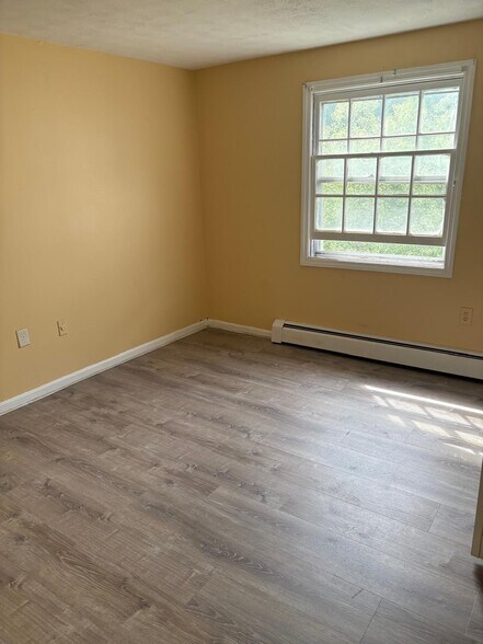 Building Photo - 1214 Middle Tpke W