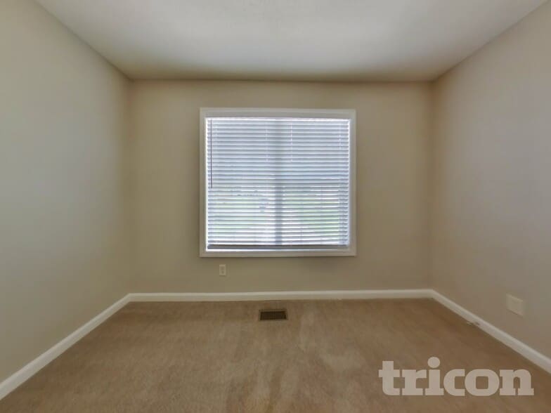 Building Photo - 219 S Red Oak Way