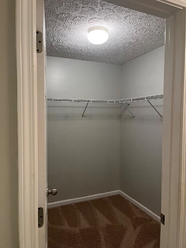 Building Photo - "Spacious 3-Bedroom Townhouse Retreat with Fireplace & Hardwood Floors in Antioch!"