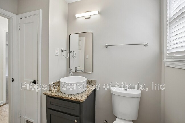 Building Photo - 1649 Beecher St SW