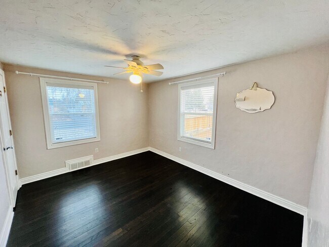 Building Photo - UNIVERSITY HILLS, CHARMING RANCH HOME, UPDATES THROUGHOUT, 3 BED, LARGE YARD, DECK AND PERGOLA .