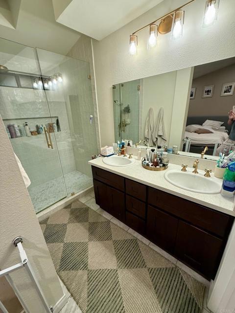 Building Photo - 5211 Robinwood Dr