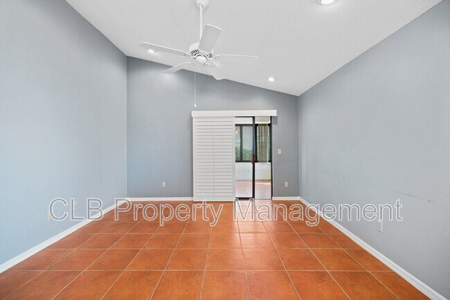 Building Photo - 6160 Sequoia Dr