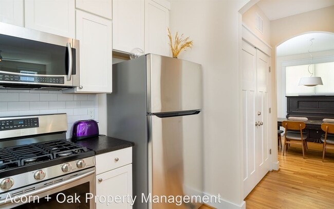 Building Photo - 3 br, 2.5 bath House - 910 Scout Dr
