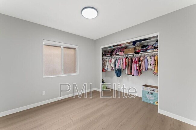 Building Photo - 28654 Silverking Trail