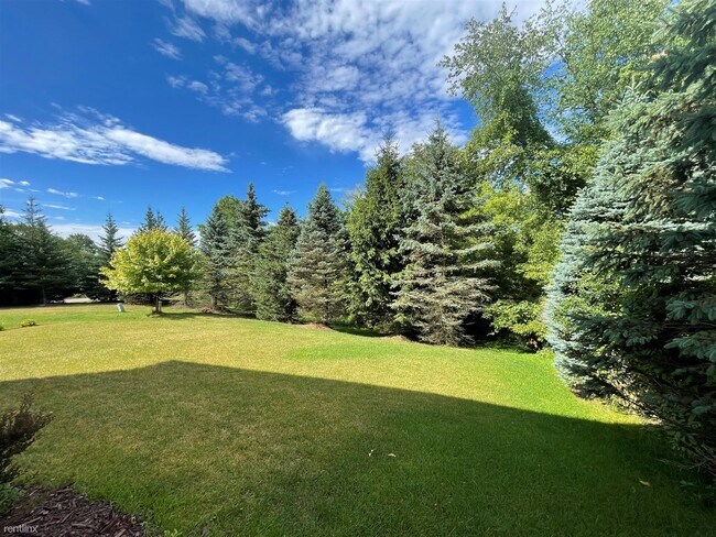 Building Photo - 4 br, 2.5 bath House - 45101 Bartlett Dr
