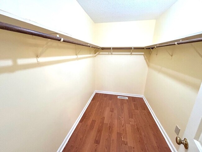 Building Photo - Beautiful Home for Rent in the Heart of Madison