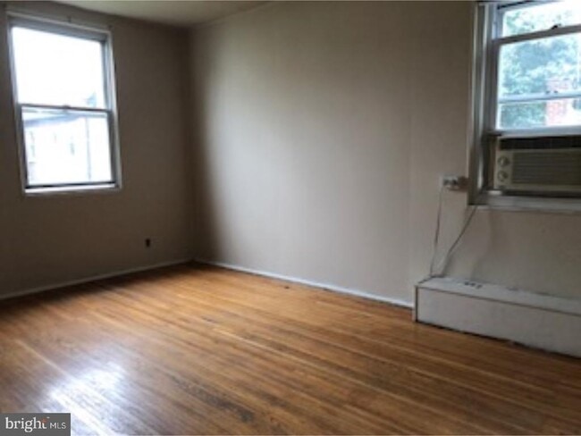 Building Photo - 250 S 22nd St