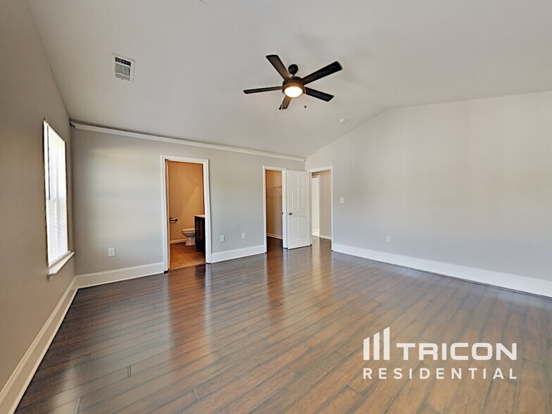 Building Photo - 1211 Chaser Ridge Ct