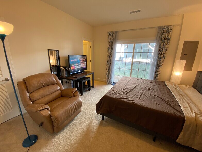 Ground Level Bedroom - 6002 Camerons Ferry Dr