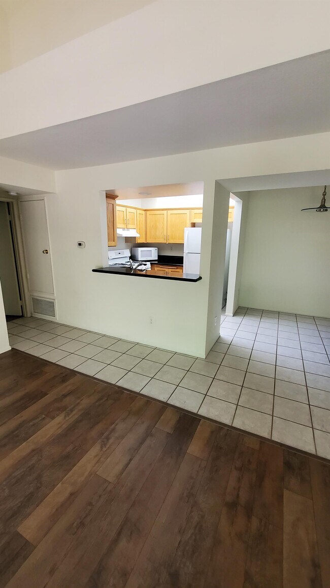 Building Photo - 24111 Del Monte Dr.