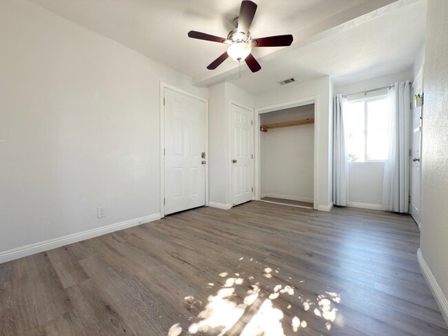 Building Photo - Atwater Village Bungalow Unit #1