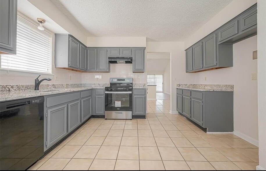 Building Photo - 12423 Tambourine Dr