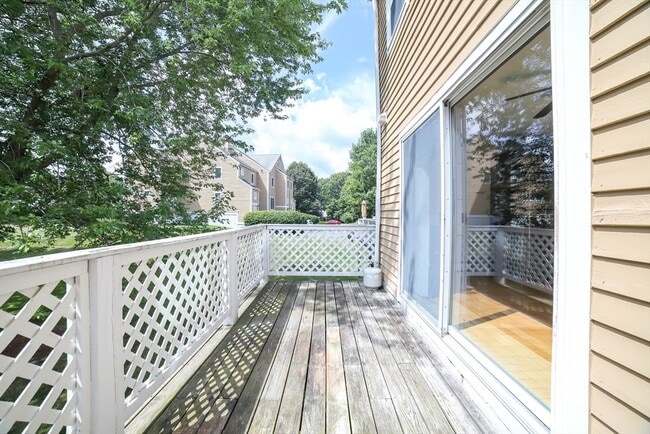 Building Photo - 64 Camelot Dr