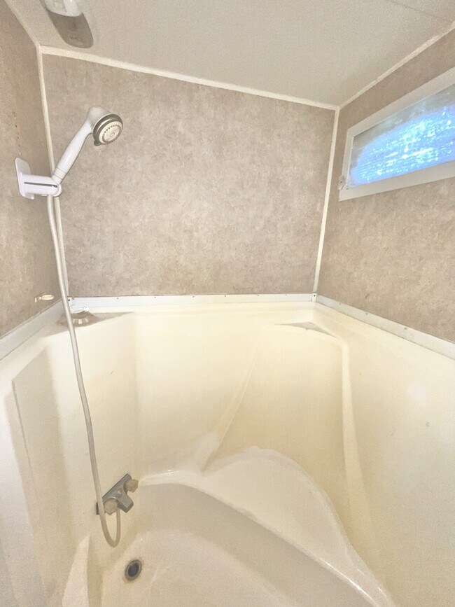 2828 Bethel Rd Trailer 4 2828 Bethel Rd Weatherford TX 76087