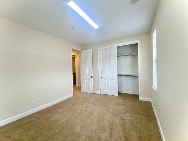 Building Photo - Dazzling 5-bedroom home in Fremont – Ardenwood Neighborhood!