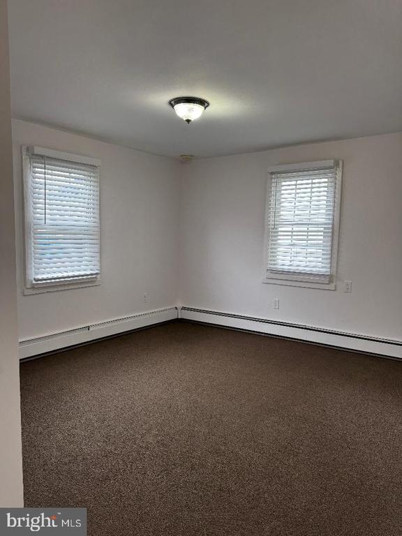 Building Photo - 6 N Main St