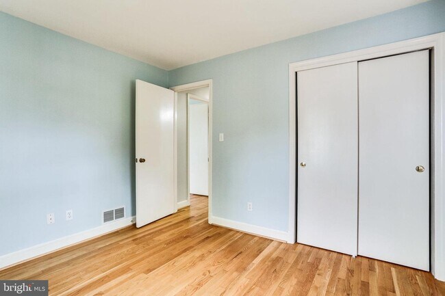 Building Photo - 5001 Ninian Ct