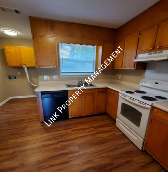 Building Photo - 4911B Marylin Lane-