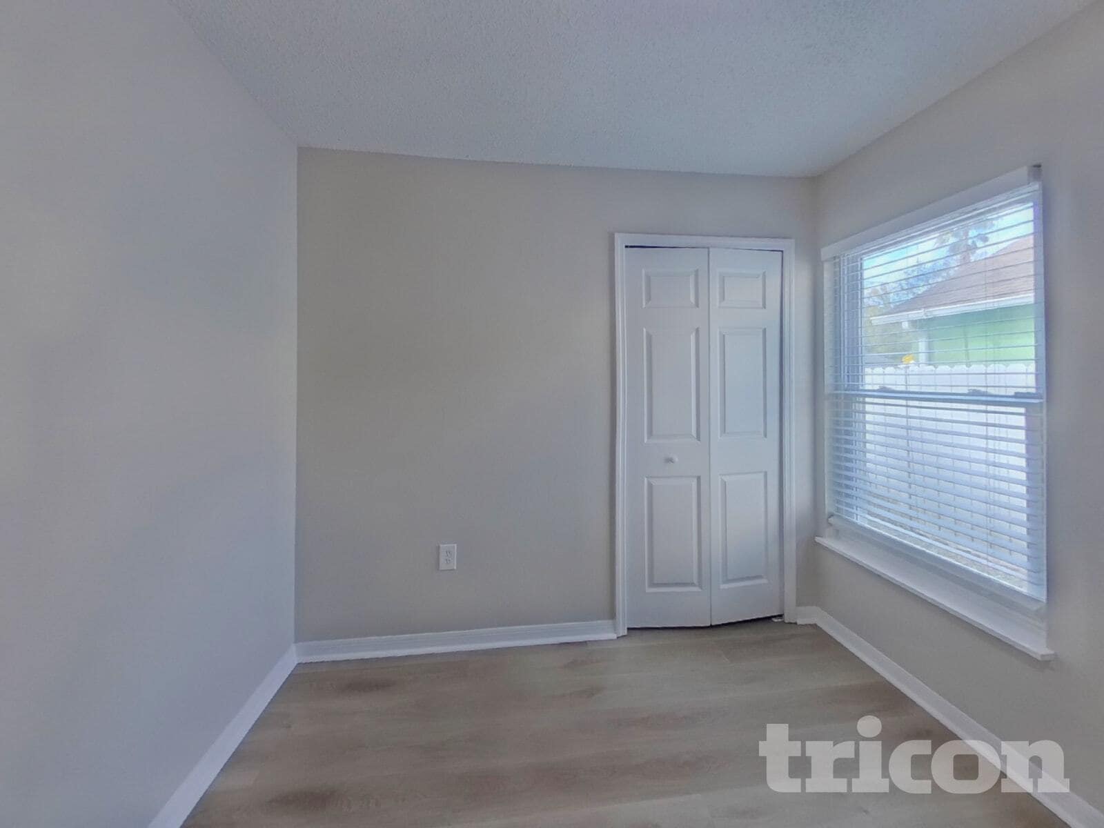 Building Photo - 250 Canterbury Ct