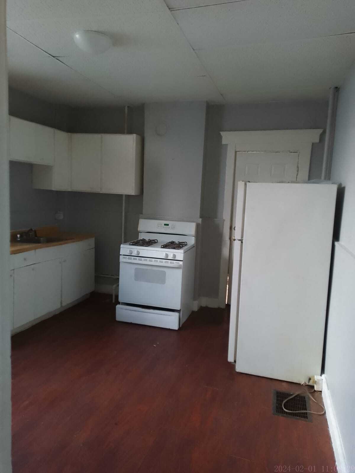Building Photo - 944 Elberon Ave