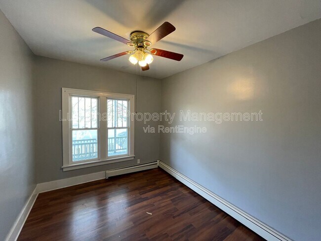 Building Photo - 428 S Westnedge Ave