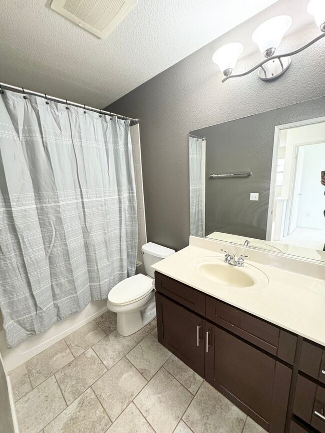 Building Photo - Rarely available 3/2.5 townhome in Kapolei!