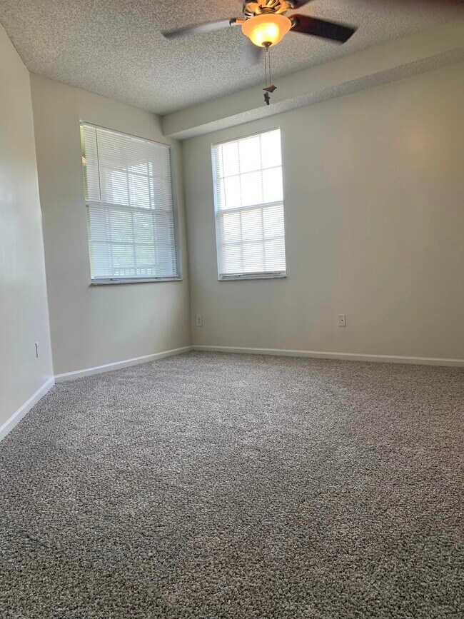 Building Photo - 1080 Bella Vista Blvd