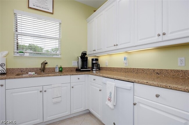 Building Photo - 3210 Cottonwood Bend