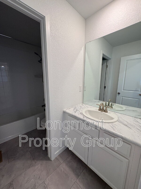 Building Photo - 1648 Drake Aly