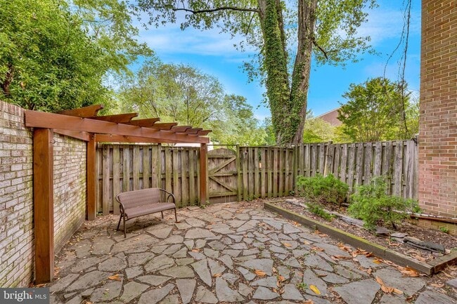 Building Photo - 10401 Courthouse Dr