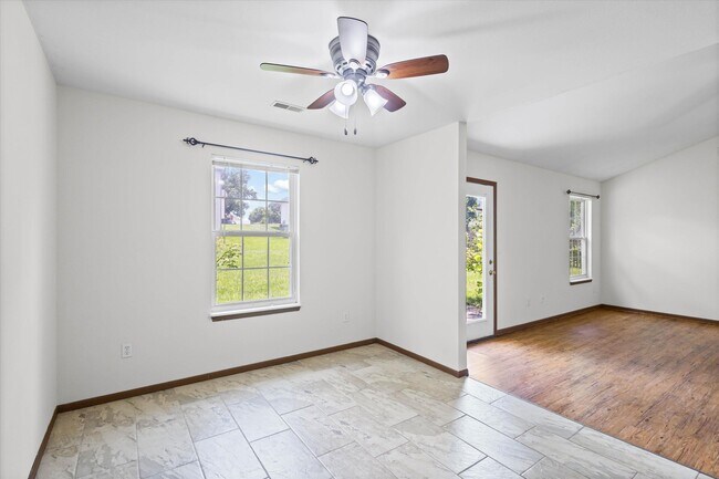 Building Photo - 3708 Panther Dr