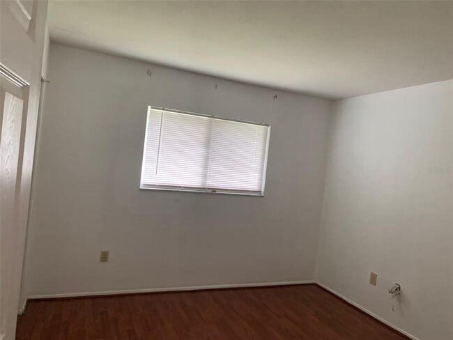 Building Photo - 18356 Robinson Ave