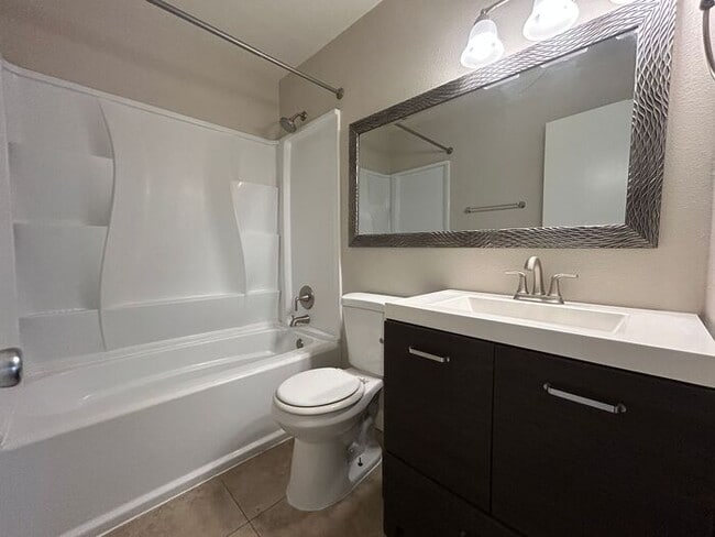 Building Photo - 859 S Ext Rd