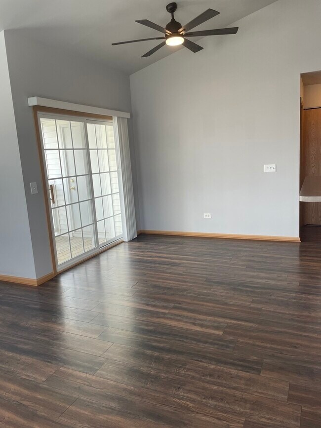 Building Photo - 1723 Silverstone Dr