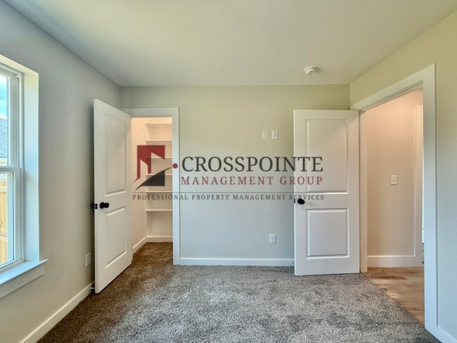 Building Photo - Beautiful 3 Bedroom 2 Bathroom Home!