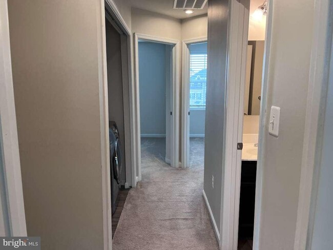 Building Photo - 2862 Farzi Cir