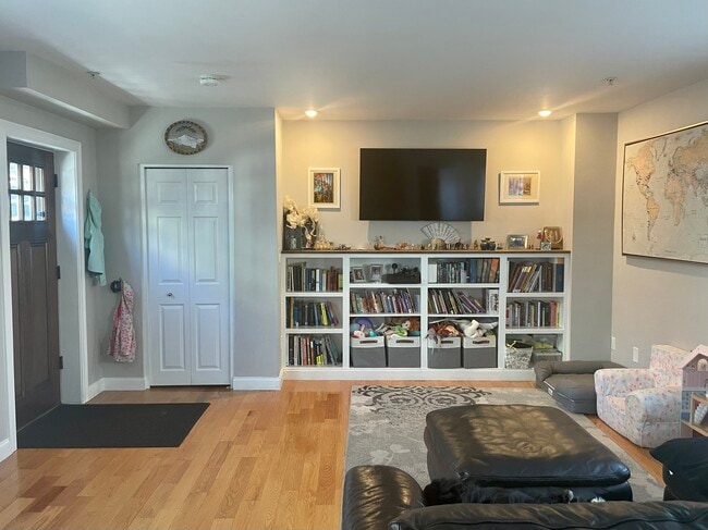 Living room - 11 Oakland St