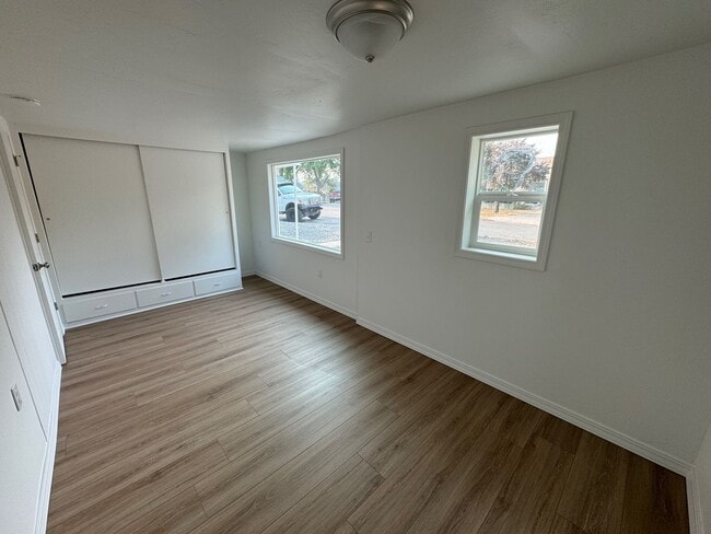Building Photo - Cozy Remodeled 2 Bedroom, 1 Bathroom Home