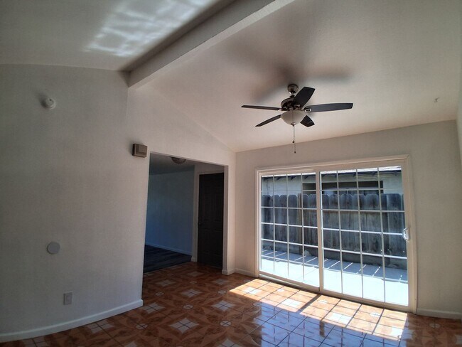 Building Photo - Thistlewood3505/3507