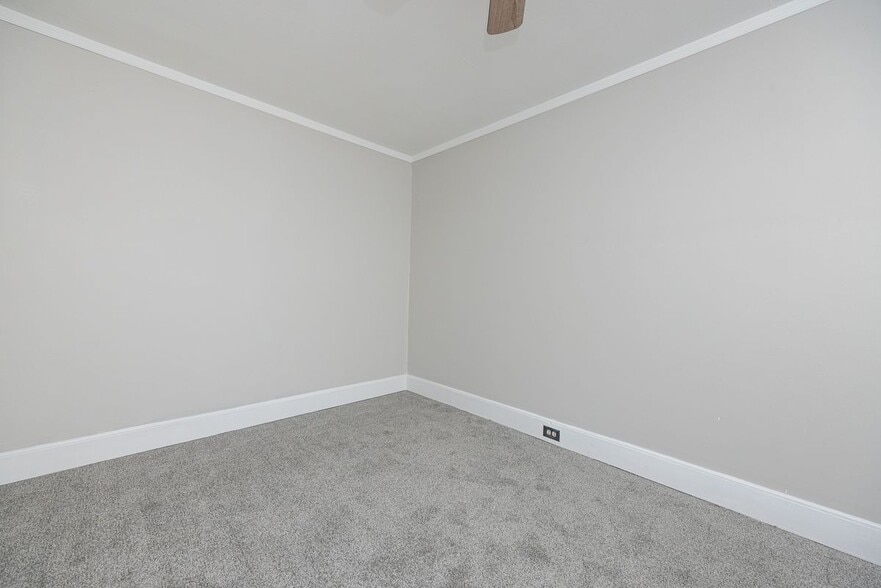 Building Photo - 225 Jefferson Ave