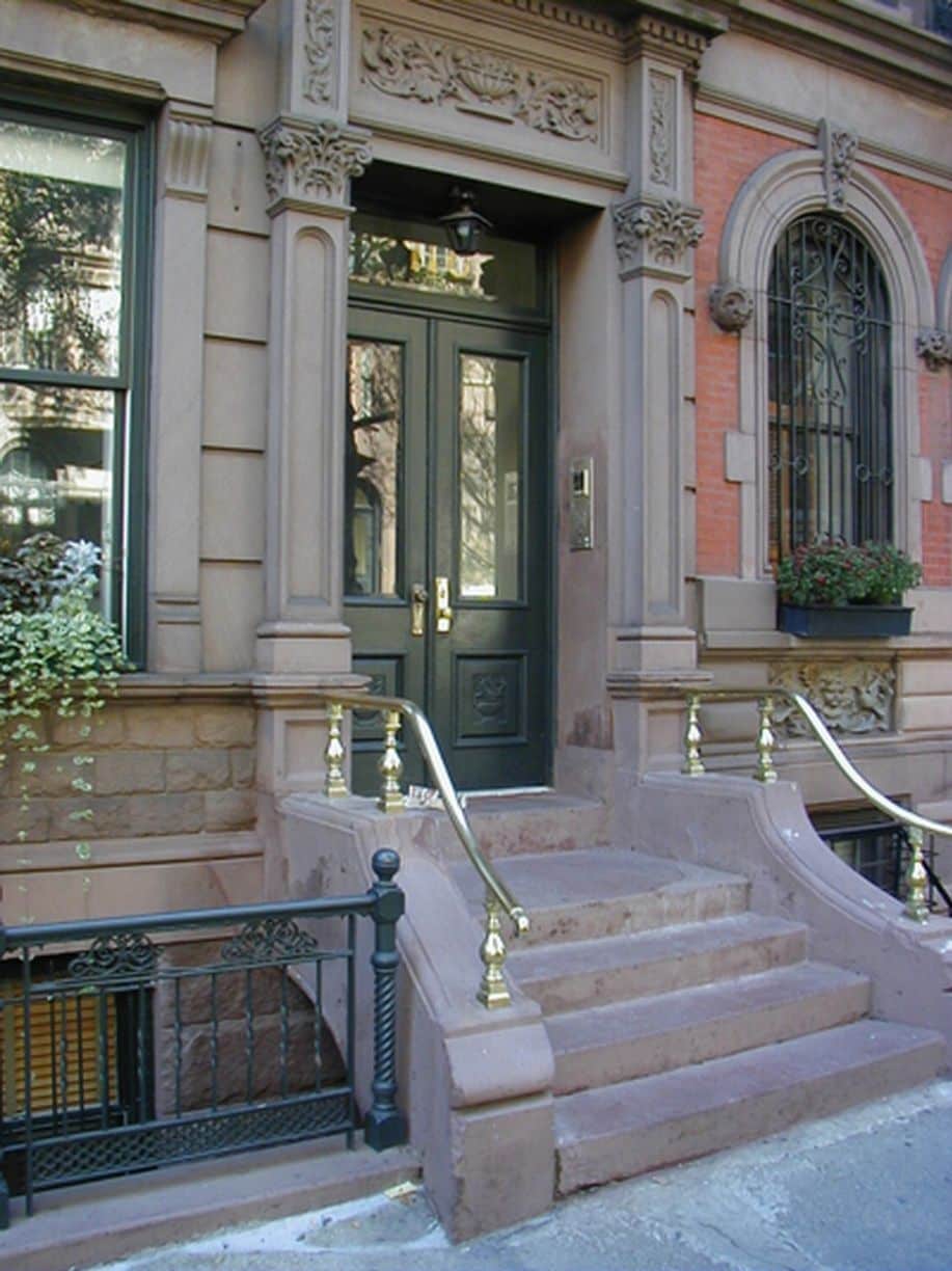 Building Photo - 116 E 91st St