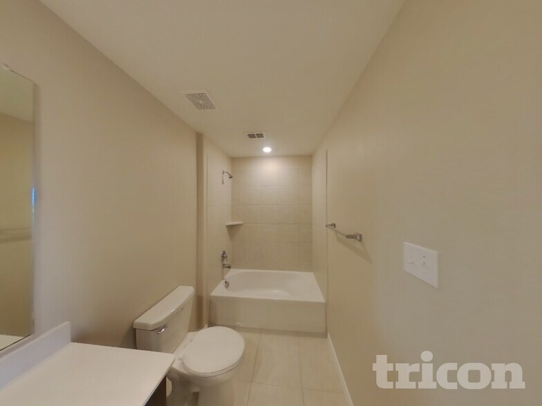 Building Photo - 6340 Bristolwood Dr