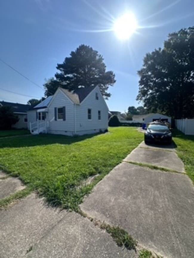 Building Photo - 2730 Vimy Ridge Ave