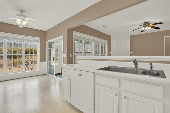Building Photo - 916 Santa Anita Dr