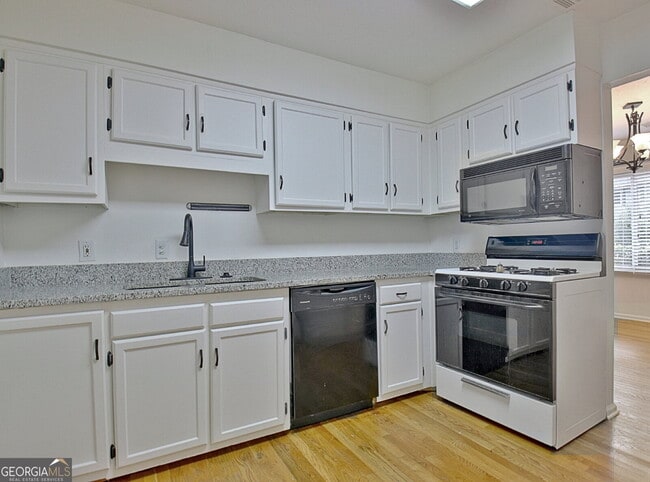 Building Photo - 210 Flat Creek Ct