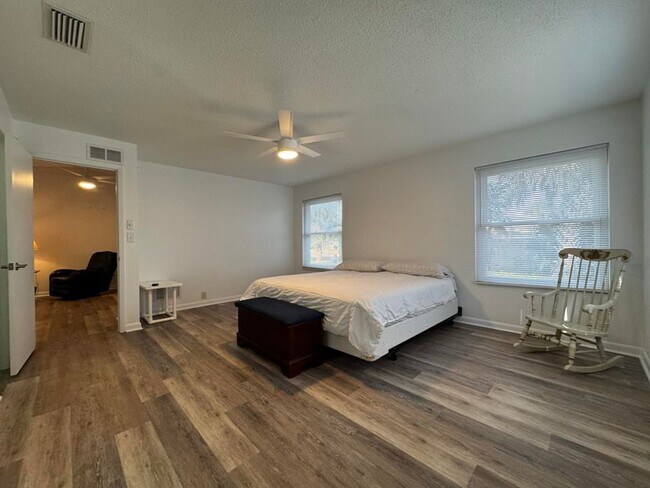 Building Photo - 3/2.5 in Oak Forest of Ormond Beach