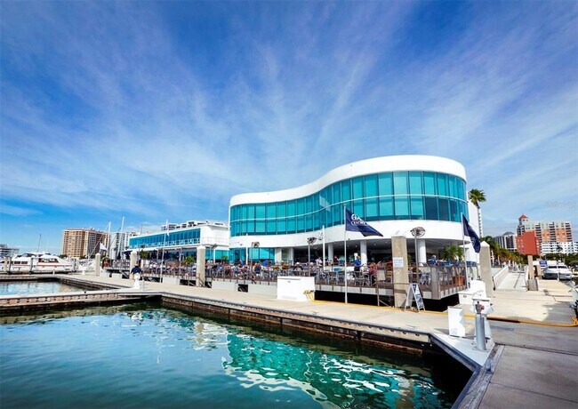 Building Photo - 800 N Tamiami Trl